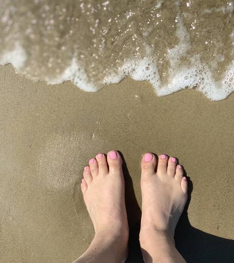 averylanelittlefeet nude