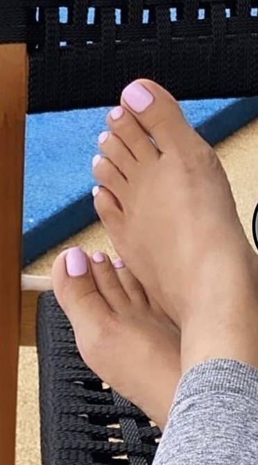 prettyfeet322 nude