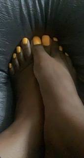 prettychoclateefeet