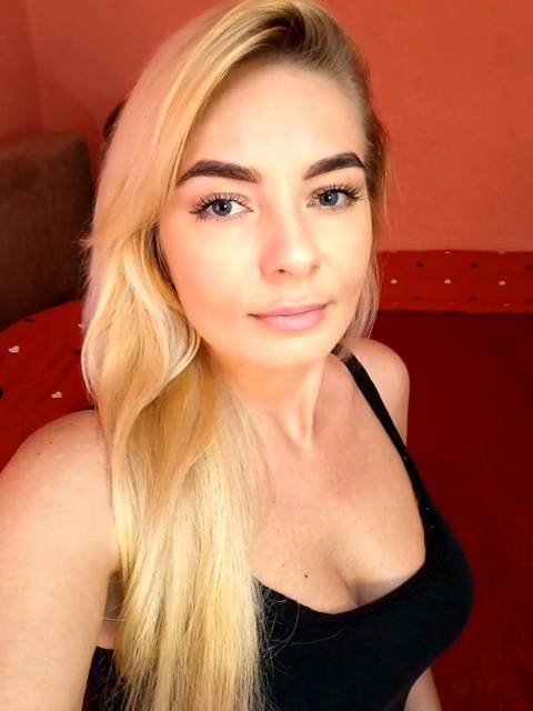 @melania_1