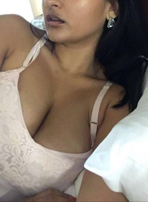 busty_priya_sangria nude