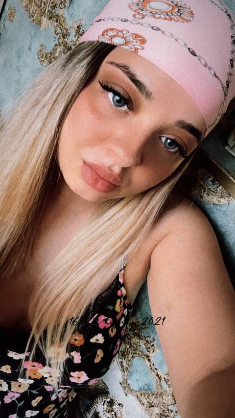 kinky_lorra