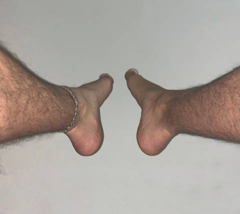 hisbarefeet