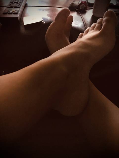 lemmeshowyoumyfeet nude