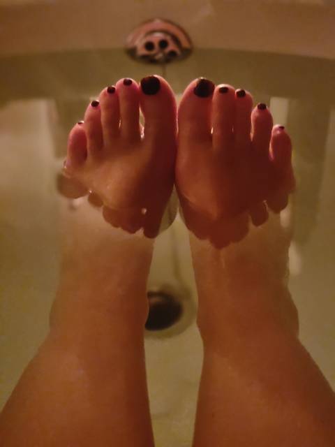 nothoesjusttoes nude