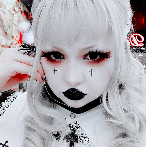 @lonelydemondoll