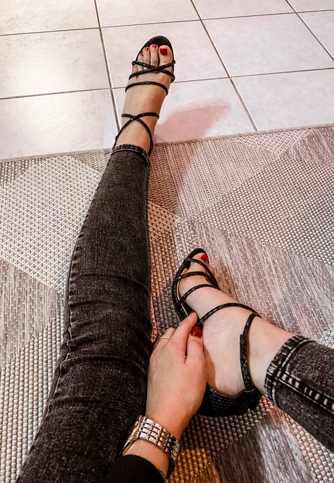 feet_x83