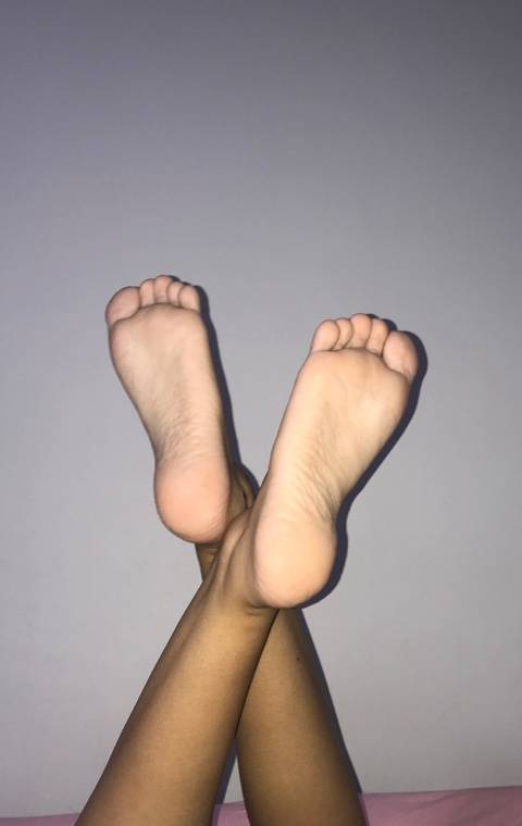 @pstrfeet