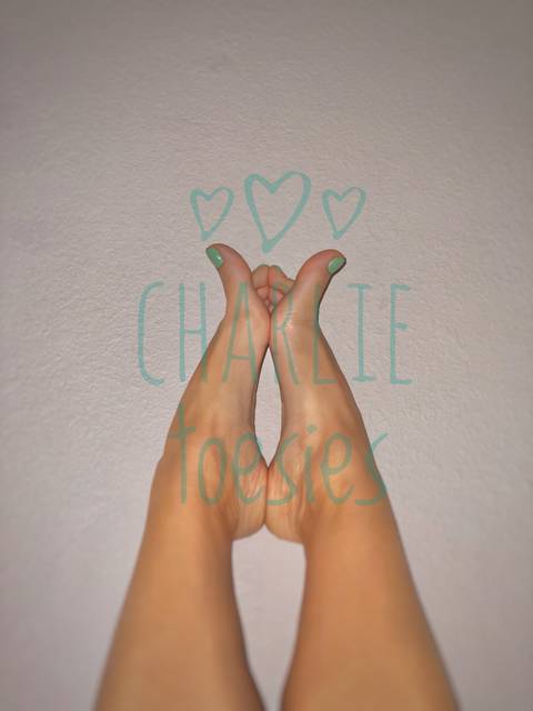 charlie_toesies