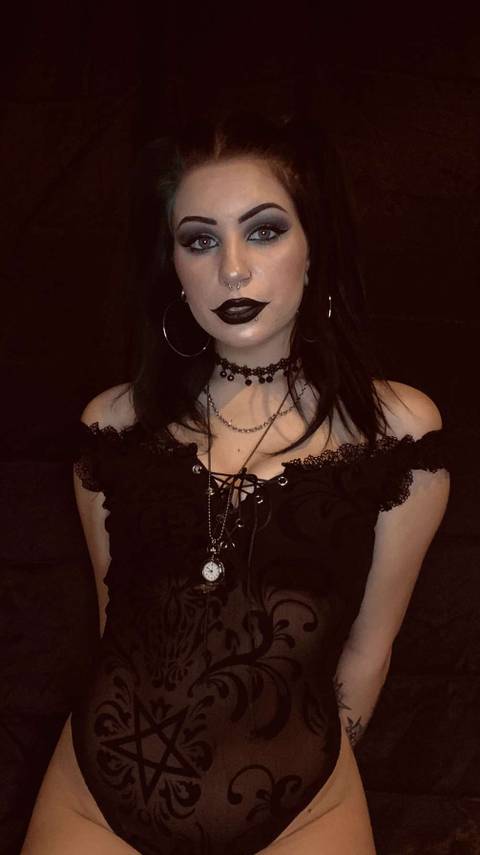 goth-babe-free