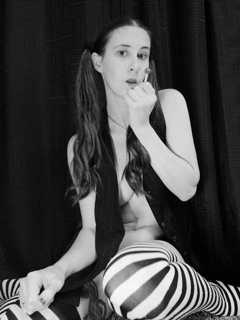 katiesmodernwyf nude