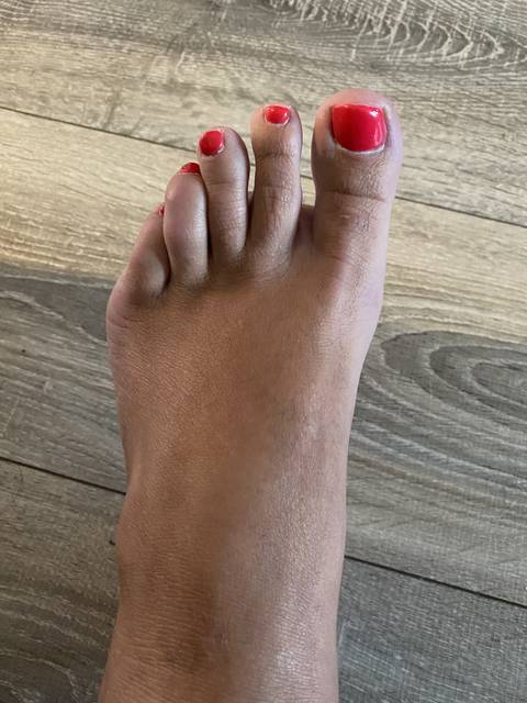 @feetlovefeetlove