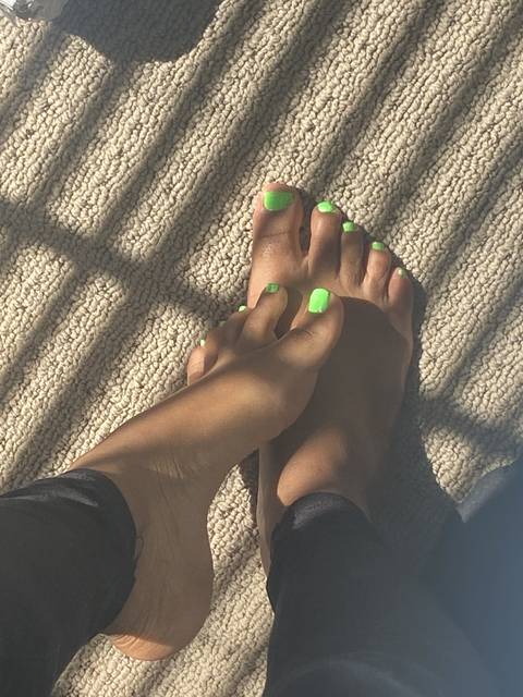 prettyfeetmamiii nude