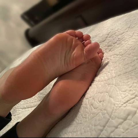 valentinewallsfeet nude