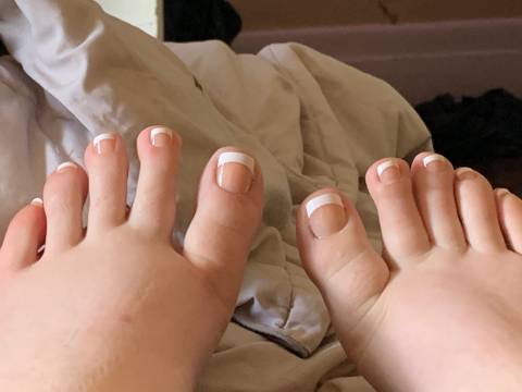 footdxllrena nude