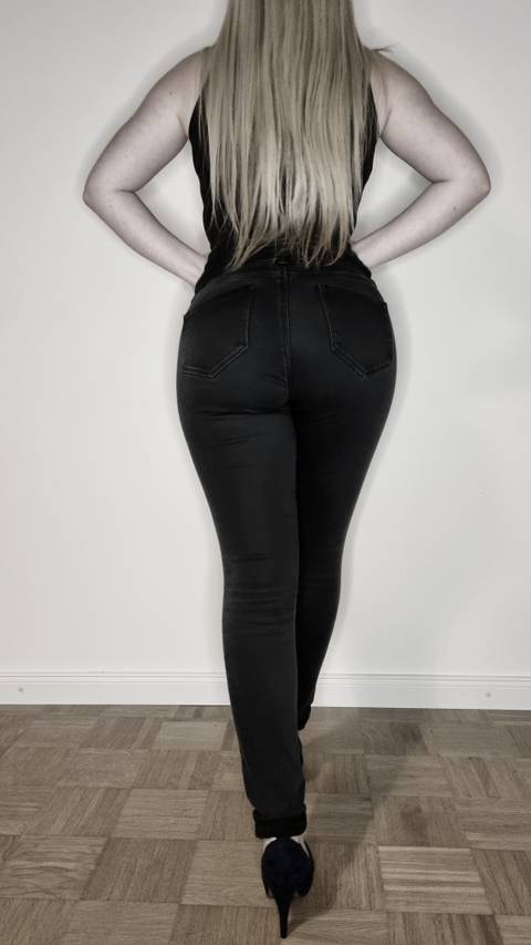 emmihotbooty