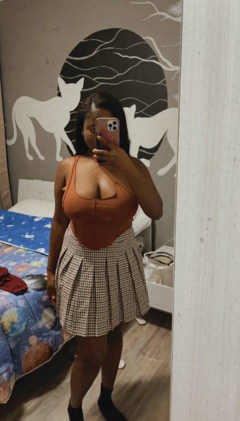 gioialeone2245 nude