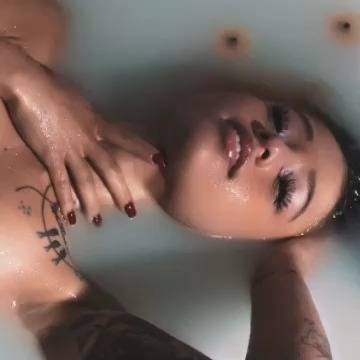 @lorenrosseeee