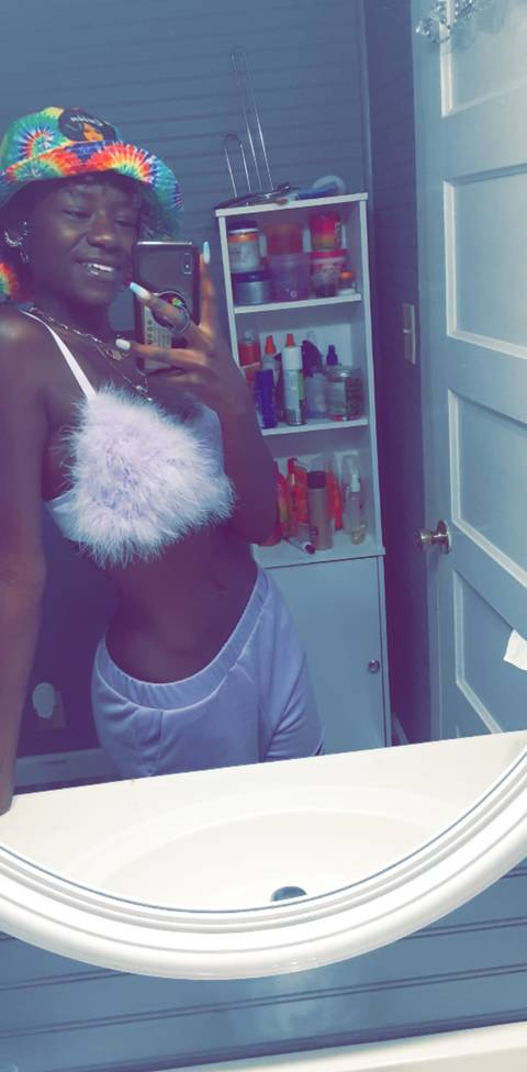 prettyblaquechats nude