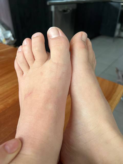 @feetforyouuz