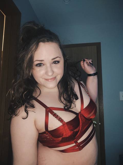 @yoursirenseductress