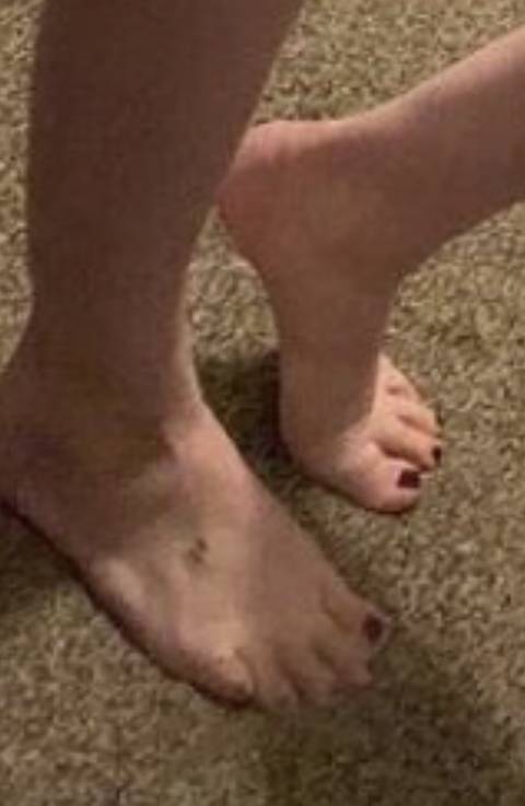 @youronlyfeetgurl