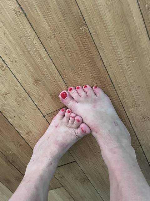 lick-ableprettyfeet nude