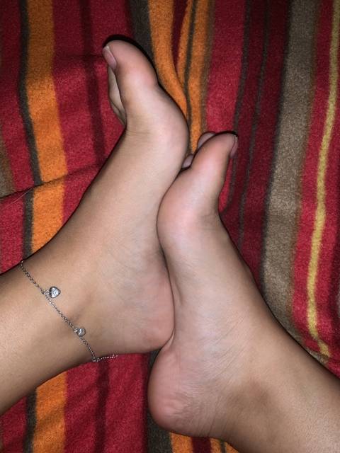 prettyfeet_parati