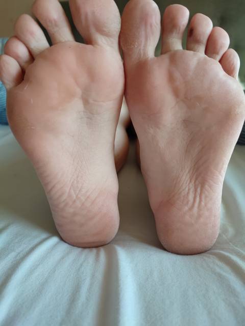 @feetgirlswe