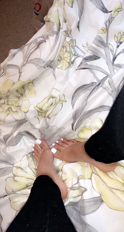 @ashleysfeet1996