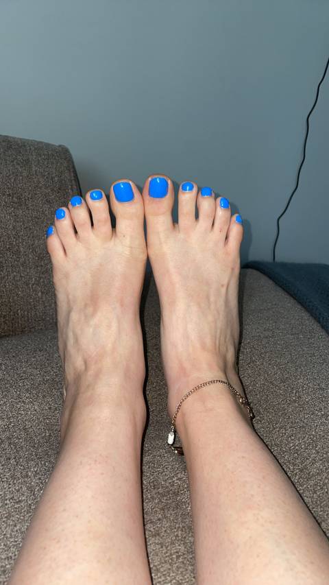 andreaholdenfeet