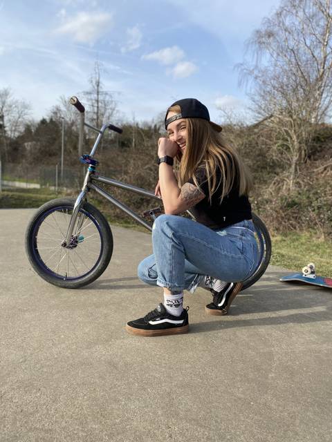 ariana_bmx