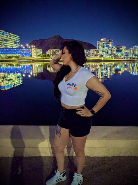 singletattedmom nude