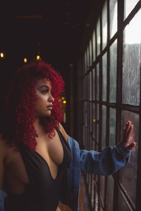 @curlyred