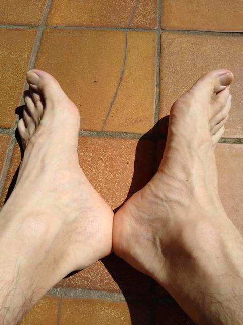 male_bare_feet