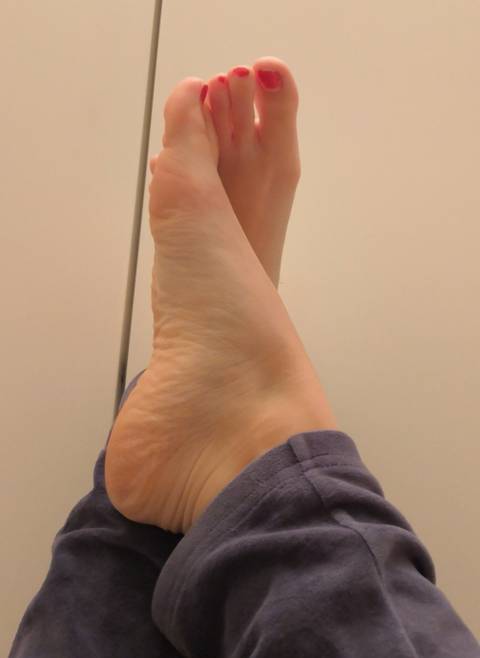 blueyedfeet nude