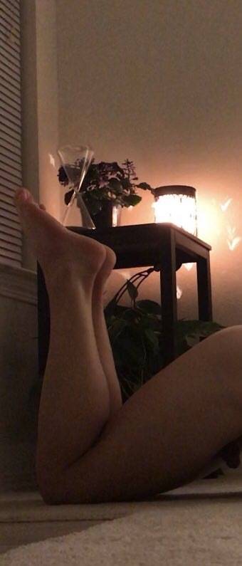 @yoursbythefoot