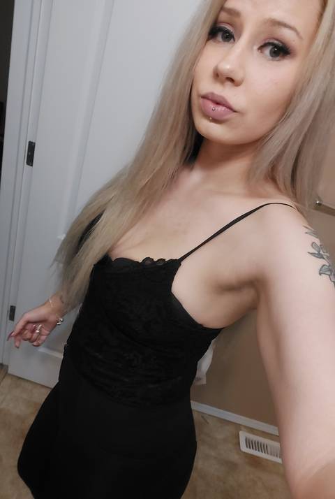 blonde.princess94