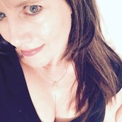 Your Fetish Queen profile picture