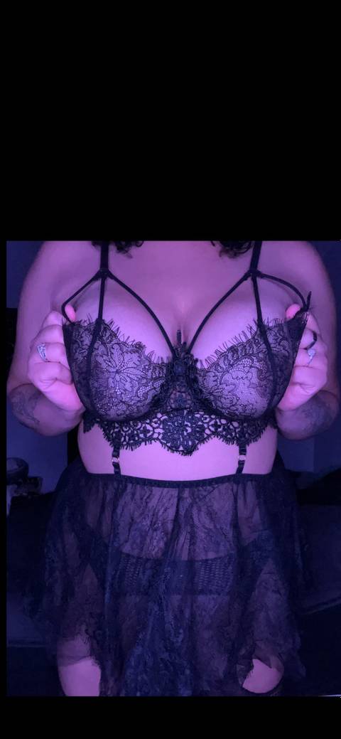@vickigivesumoree nude vickigivesumoree nude