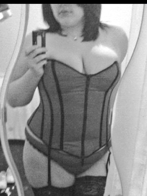 Hot Curvy Wife profile picture