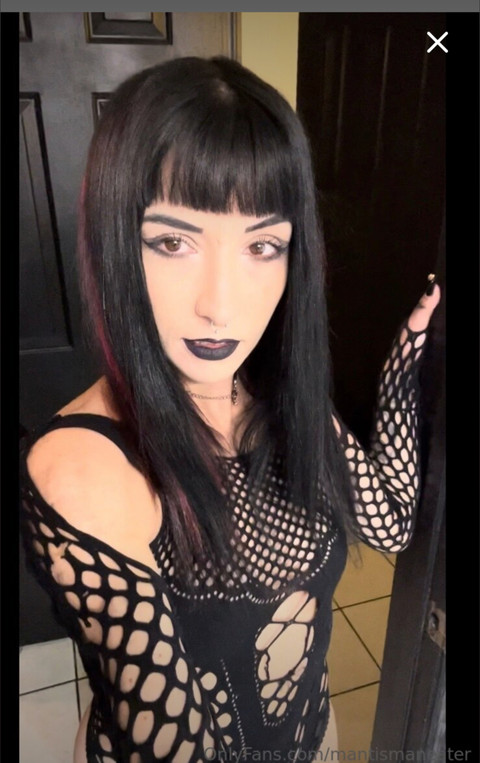 Mistress Mantis | Goth Mommy profile picture