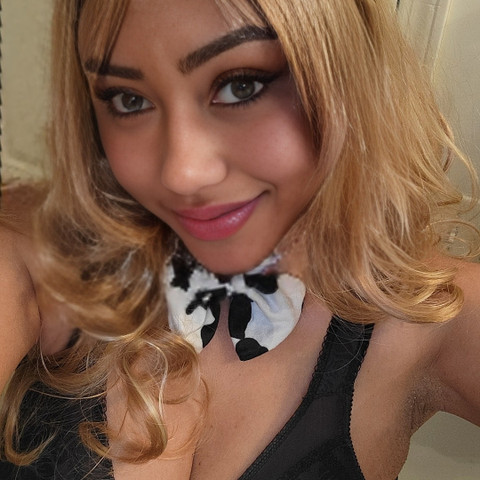 ebony hucow profile picture
