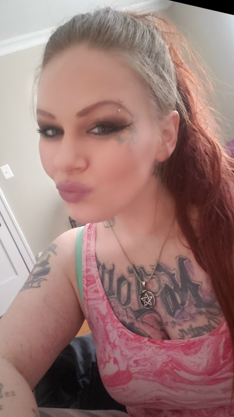 AlyxHart profile picture