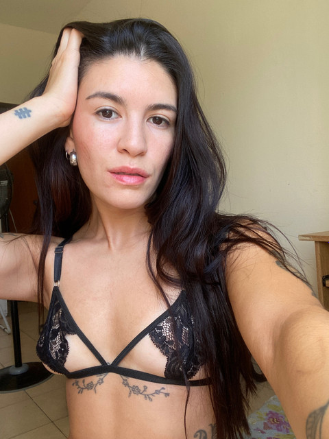 𝐷𝑒𝑛𝑖𝑠𝑠𝑒 🦢 profile picture