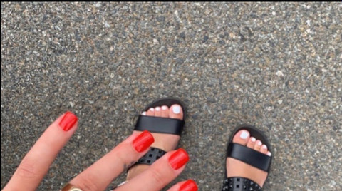 Feet for U profile picture