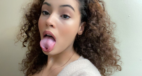 Footsiestar 🦶🏼🌱🤍🪐🍭🌈🍑 profile picture