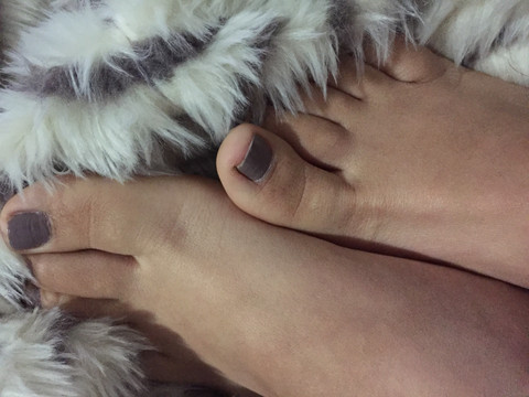 Caren’s feet profile picture