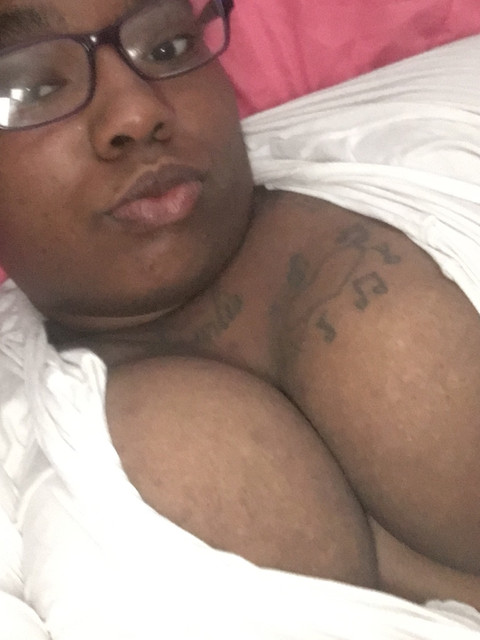 Submissivericanqueen profile picture