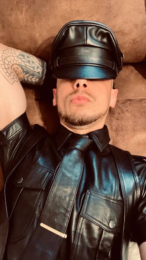@smoker.clem.leather @smoker.clem.leather
